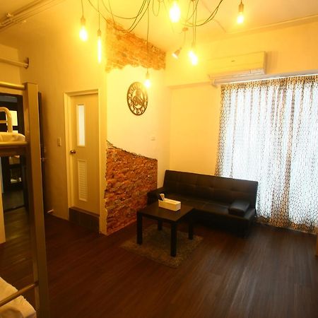 Color House Pansiyon Taichung Dış mekan fotoğraf